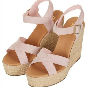 Fun, cross toe baby pink summer wedge.